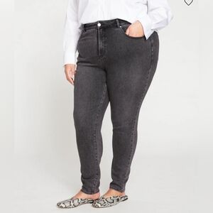 Universal Standard Joni High Rise Curve Slim Leg Jeans . Size 18